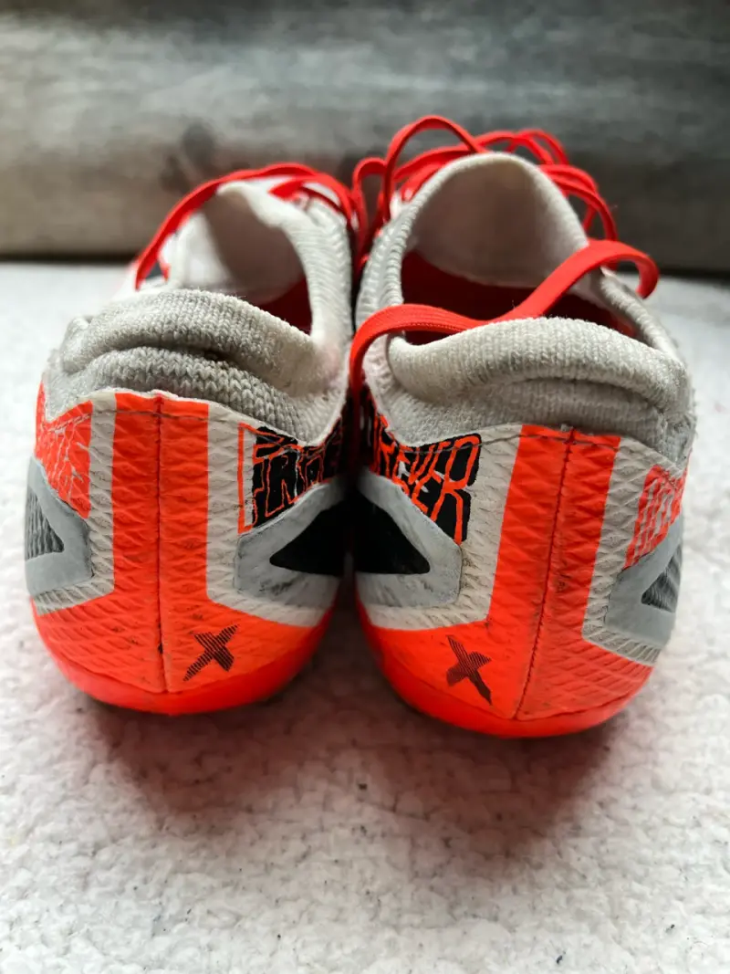 Zapatillas de fútbol rojo y negro - 3