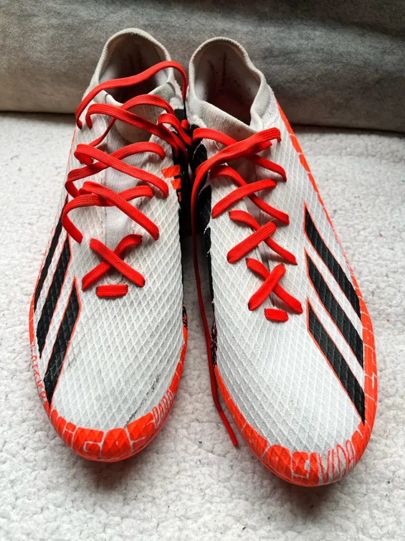 Zapatillas de fútbol rojo y negro - 4