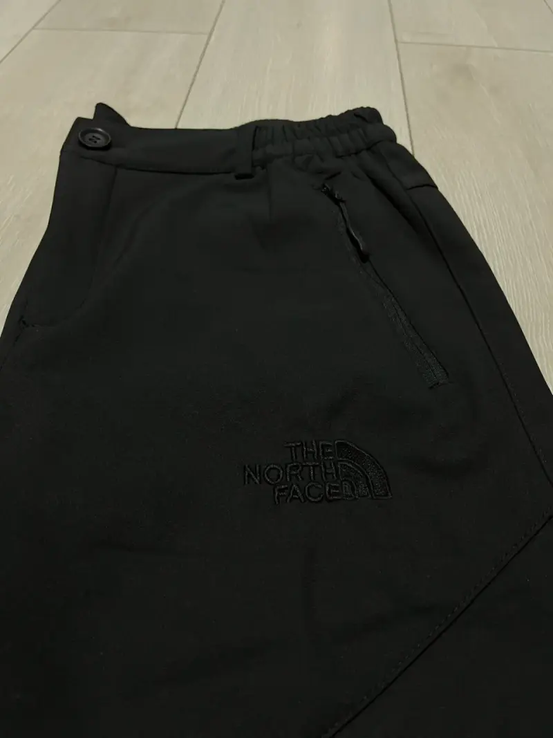 Pantalón negro The North Face - 1