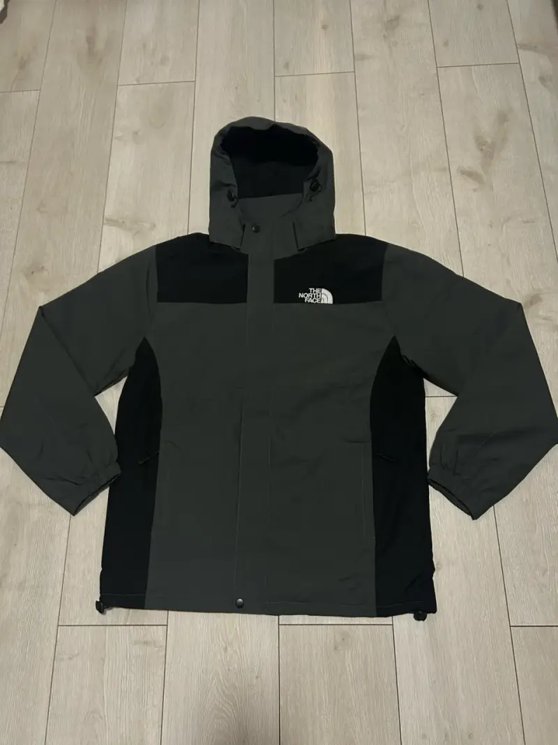 Chaqueta gris con capucha The North Face - 2