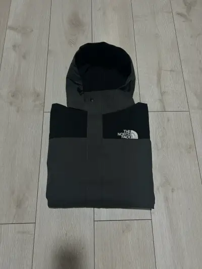 Chaqueta gris con capucha The North Face - miniatura 4