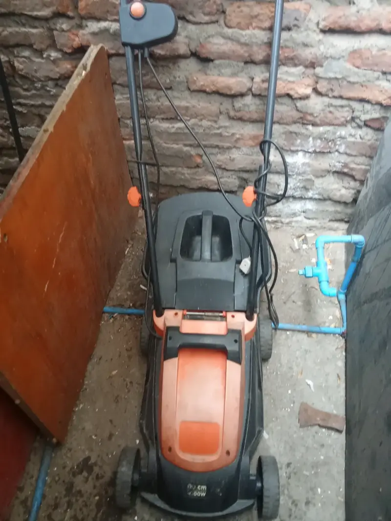 Cortacésped eléctrico 600W