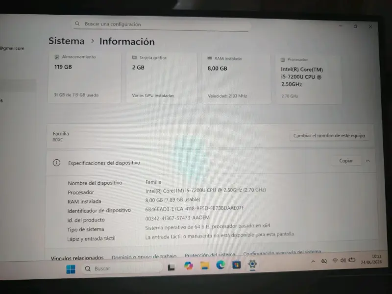 Laptop Lenovo con pantalla sin funcionar - 2