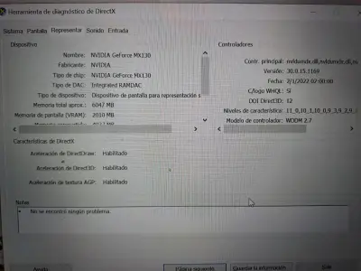 Laptop plateada con pantalla - miniatura 3