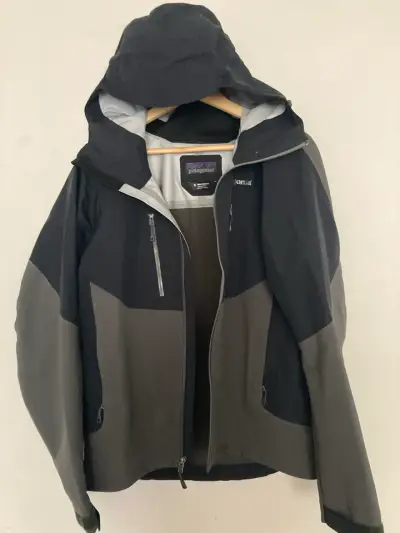 Chaqueta impermeable Patagonia - miniatura 1