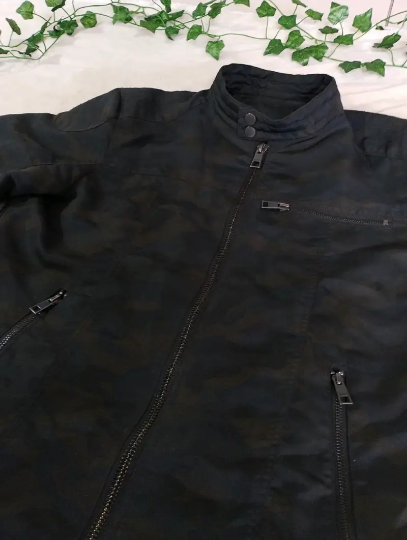 Chaqueta Oscura De Estilo Motero Talla M - 3