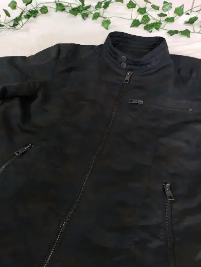 Chaqueta Oscura De Estilo Motero Talla M - miniatura 3