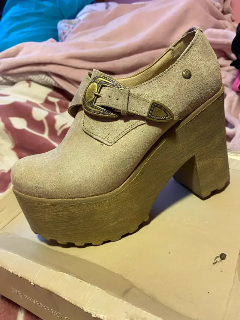 Zapatos de plataforma beige - 1