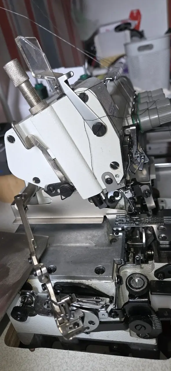 Máquina de coser industrial overlock - 3