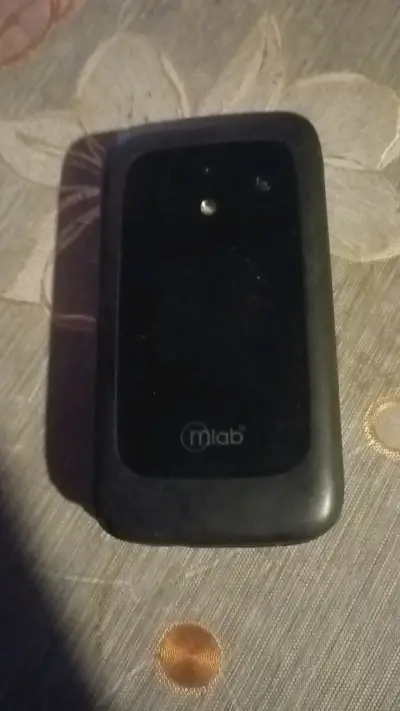 Teléfono flip de teclas grandes - miniatura 2