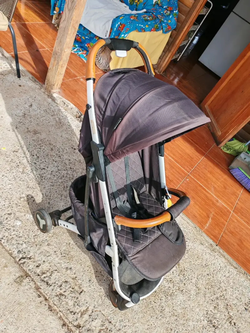 Coche de paseo plegable gris - 2