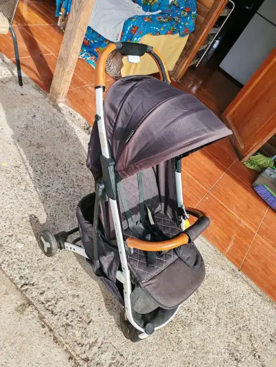 Coche de paseo plegable gris - miniatura 2