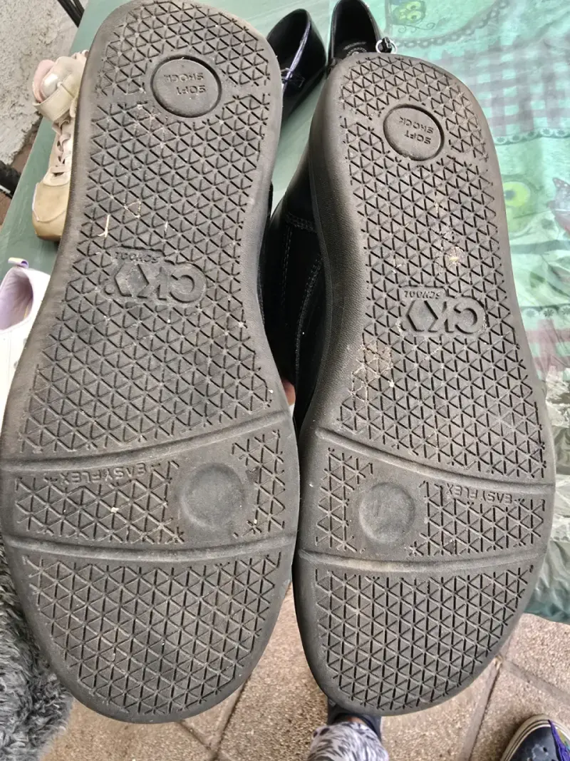 Zapatillas negras talla 36 - 2