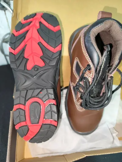 Botas de seguridad Treck nuevas - miniatura 3