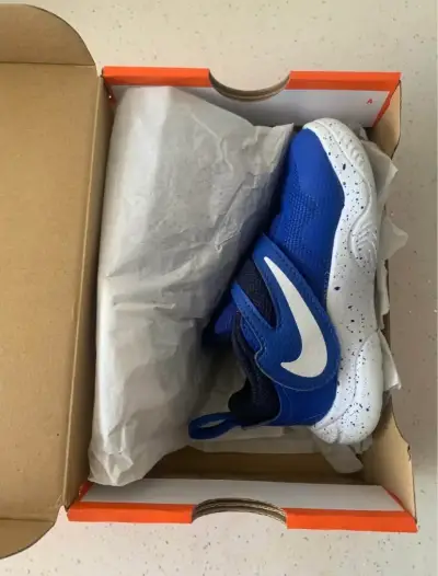 Zapatillas nike team hustle - miniatura 1