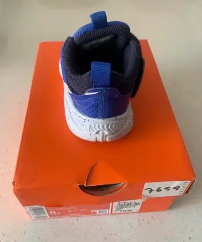 Zapatillas nike team hustle - miniatura 2