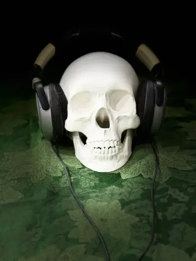 Calavera decorativa de filamento pla en 3D - miniatura 2