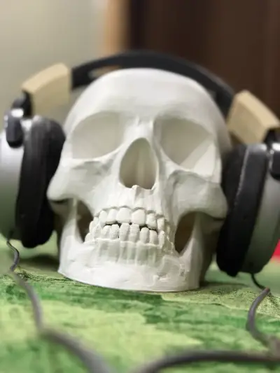 Calavera decorativa de filamento pla en 3D - miniatura 3