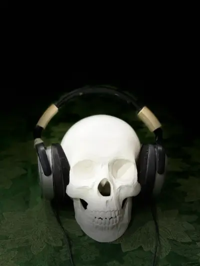 Calavera decorativa de filamento pla en 3D - miniatura 5