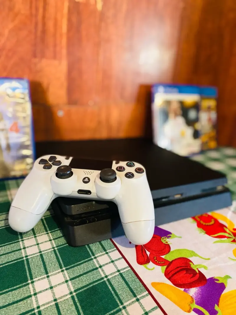 PS4 Slim 1TB en excelente estado 🎮✅ - 1