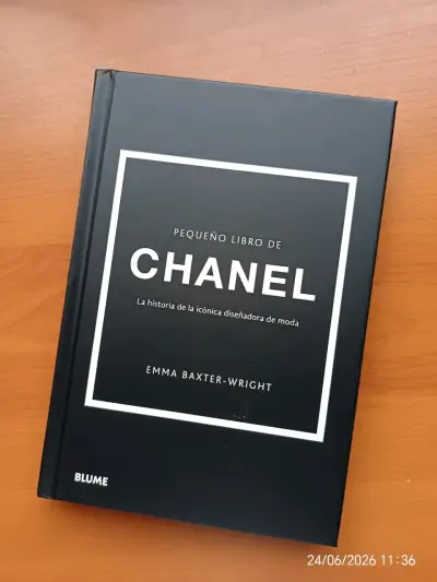 Pequeño Libro de CHANEL - miniatura 1