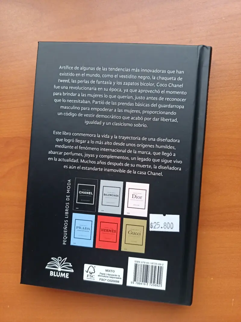 Pequeño Libro de CHANEL - 4
