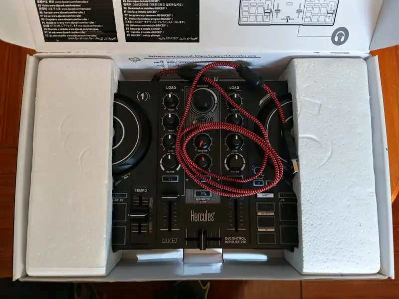Controlador DJ Hercules Inpulse 200 - 3