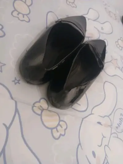 Zapatos negros de charol - miniatura 1