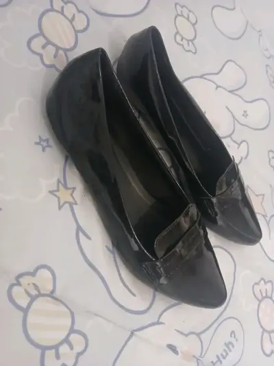 Zapatos negros de charol - miniatura 2