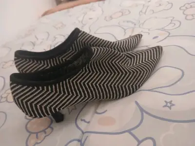 Zapatos Zara estampado zigzag - miniatura 2