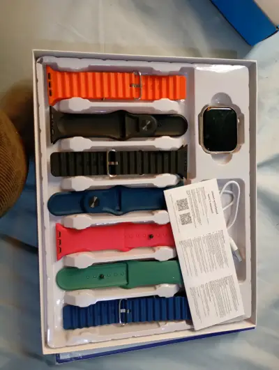 Smartwatch con correas intercambiables - miniatura 1