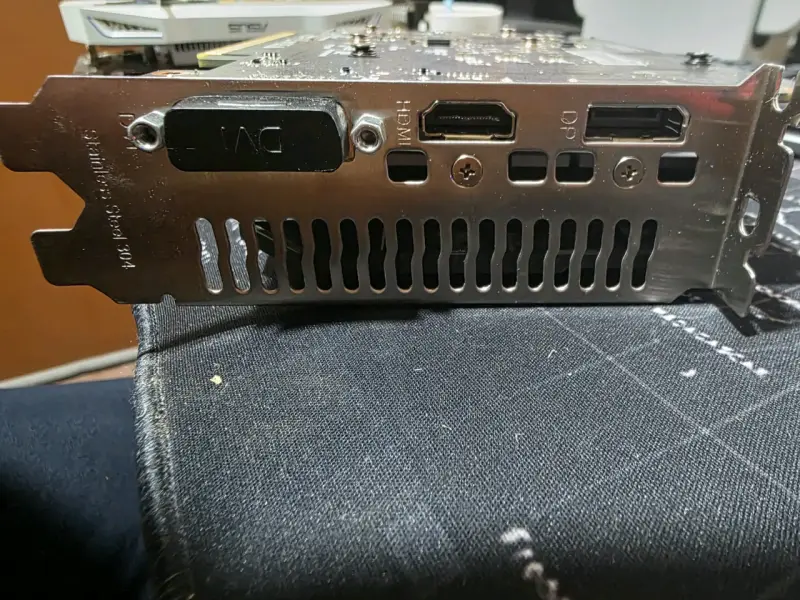 Tarjeta Gráfica Asus Phoenix Geforce Gtx 1650 4gb - 3