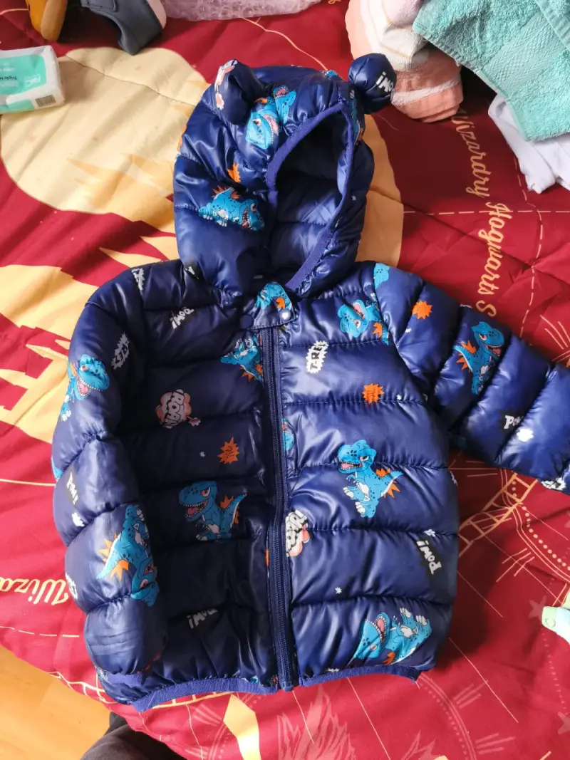 Chaqueta infantil estampado dinosaurios