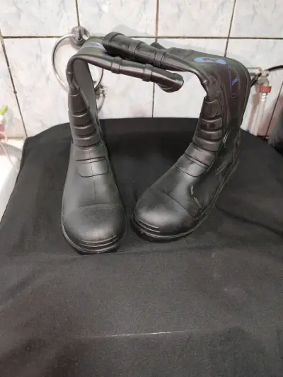 Botas de goma negras - miniatura 1