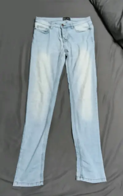 Jeans celestes desgastados - miniatura 1