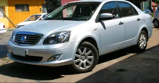 Auto Geely SL 2013 plateado - 3