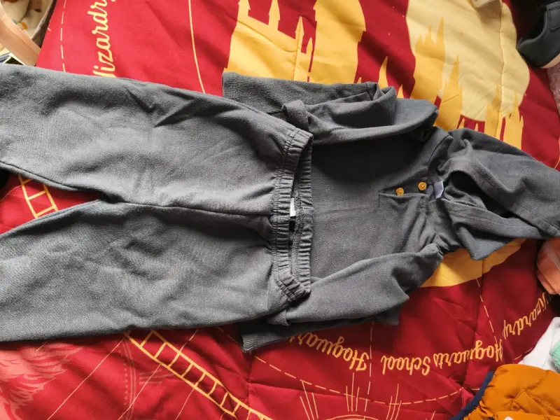 Conjunto buzo gris para bebé - 1