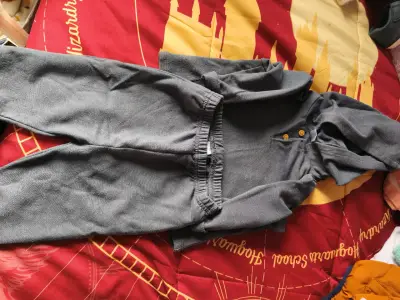 Conjunto buzo gris para bebé - miniatura 1