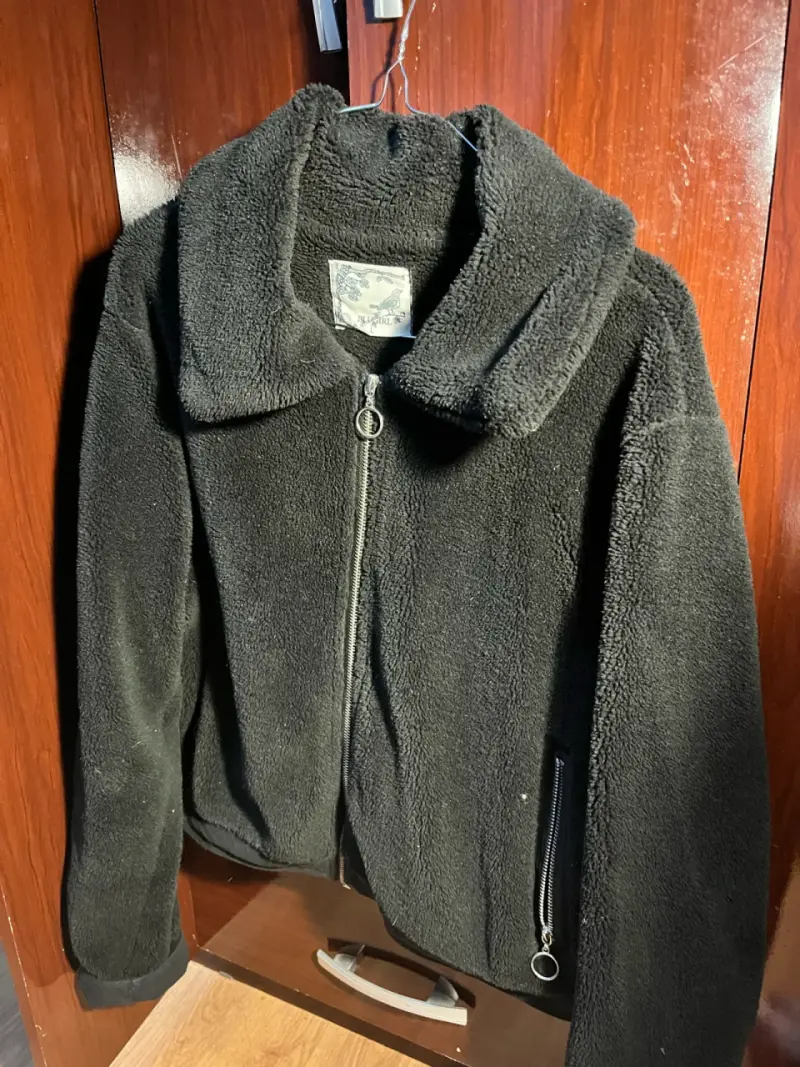 Chaqueta negra de mujer - 1