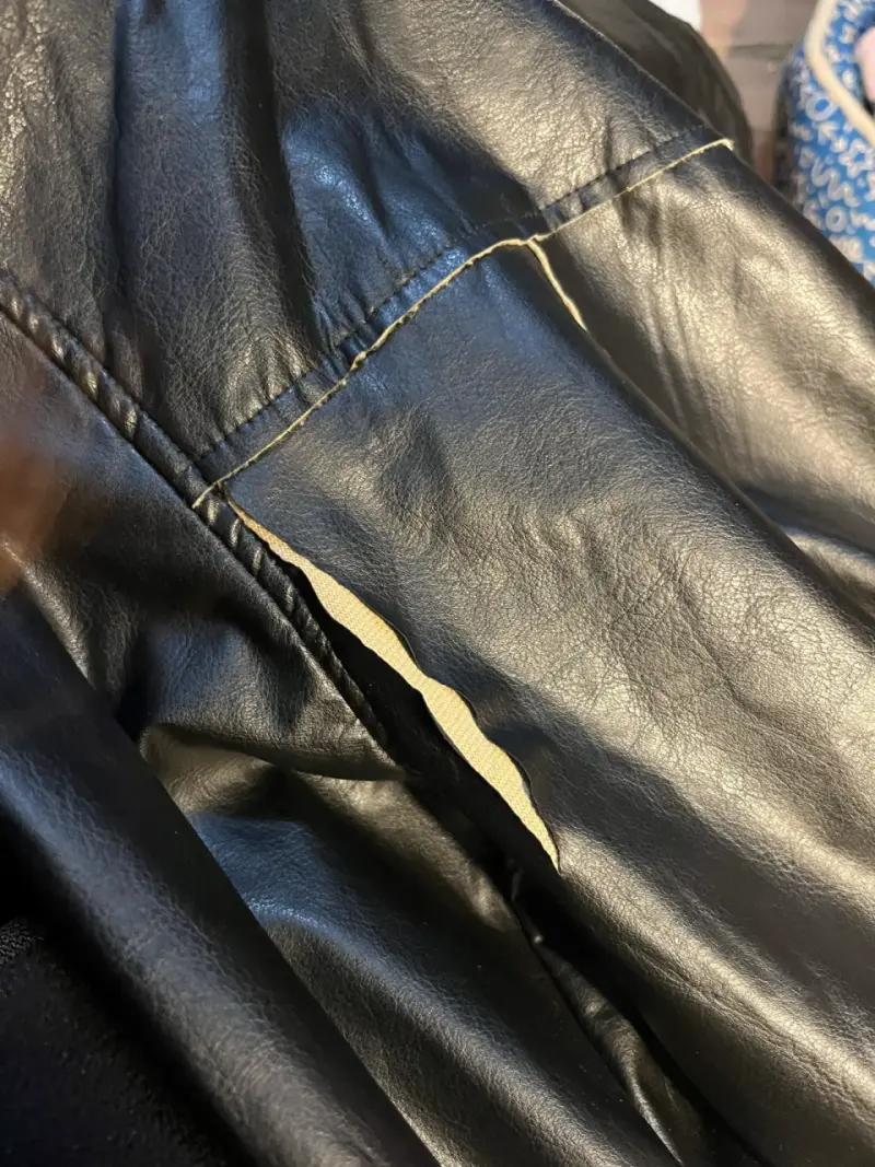 Chaqueta negra de eco cuero Identic - 5