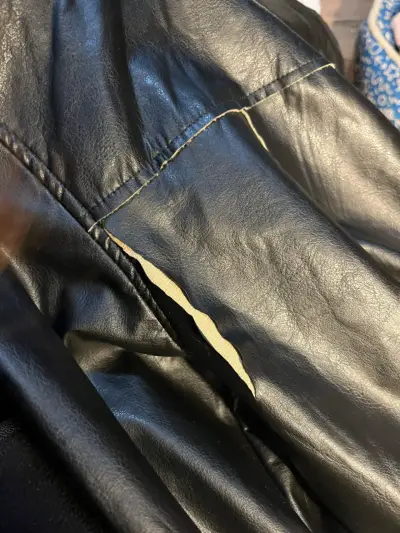 Chaqueta negra de eco cuero Identic - miniatura 5