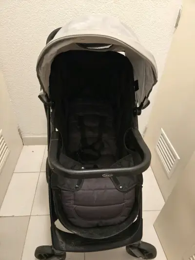 Coche de bebé plegable gris Graco - miniatura 5