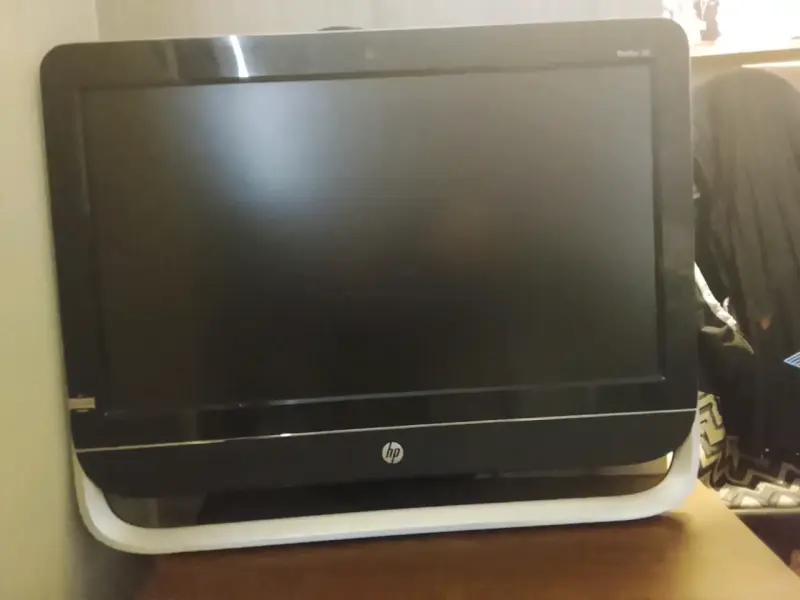 Computador all-in-one HP negro - 1