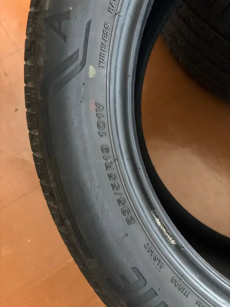 Neumático Bridgestone Turanza usado - 3