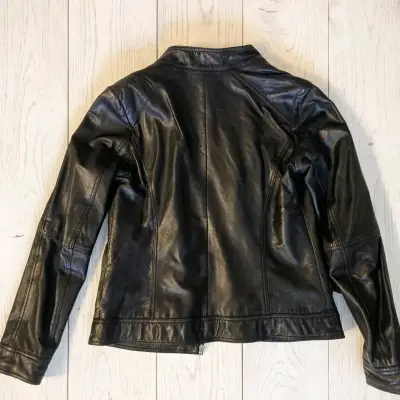 Chaqueta de cuero negra Talla 40 - miniatura 2