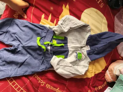 Conjunto buzo infantil - miniatura 1