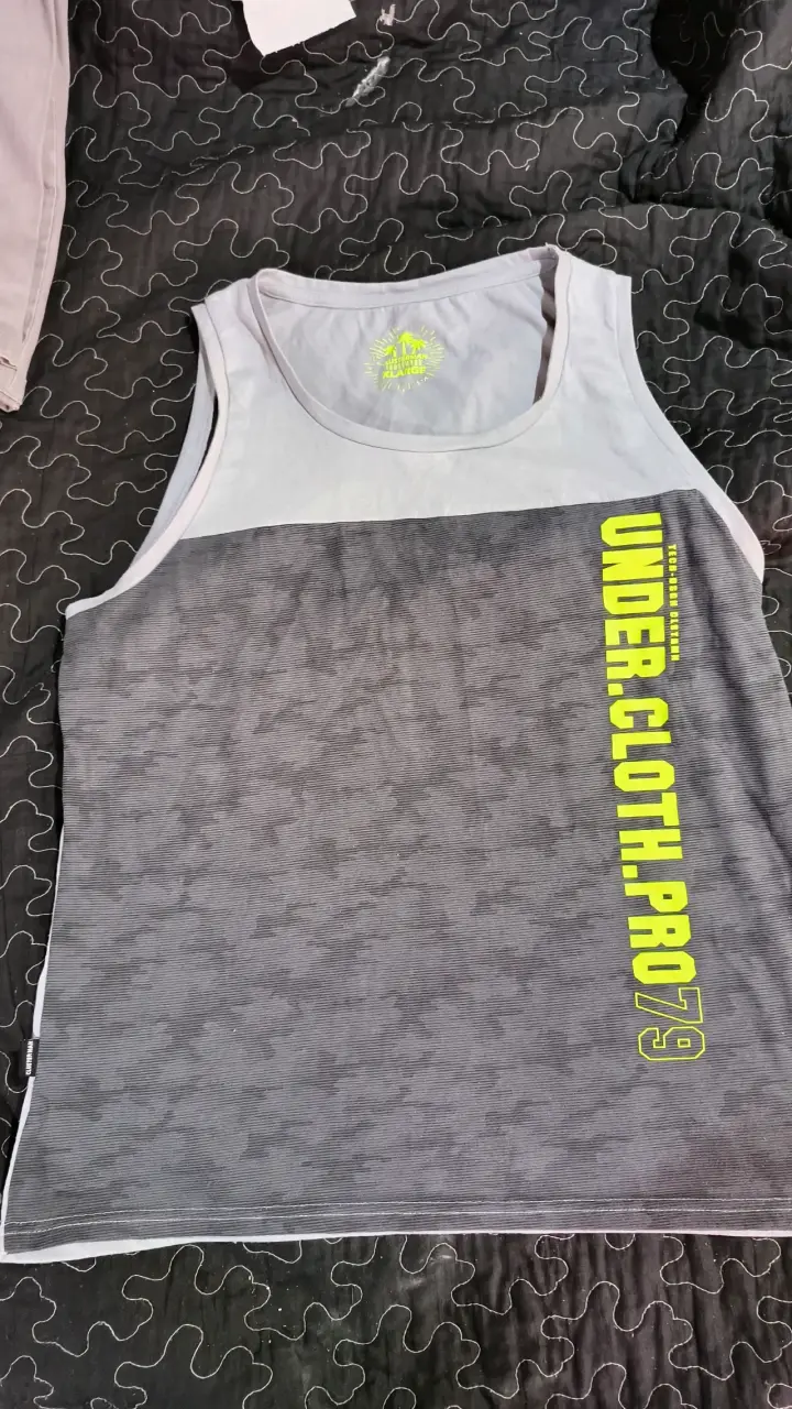 Poleras sin uso - 1