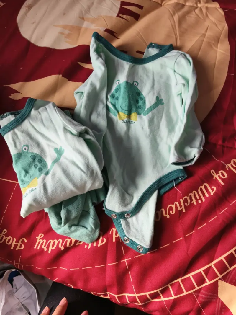 Pijama infantil verde con estampado - 2