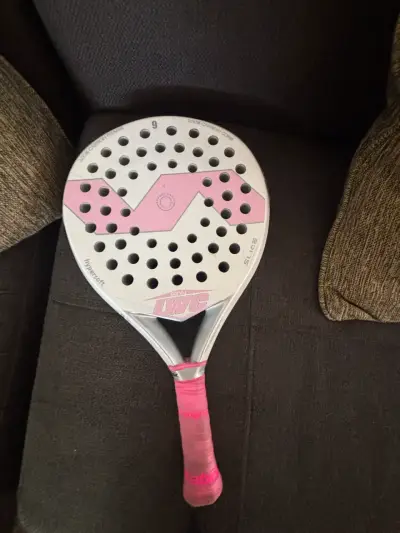 Pala de pádel rosa y blanca - miniatura 1