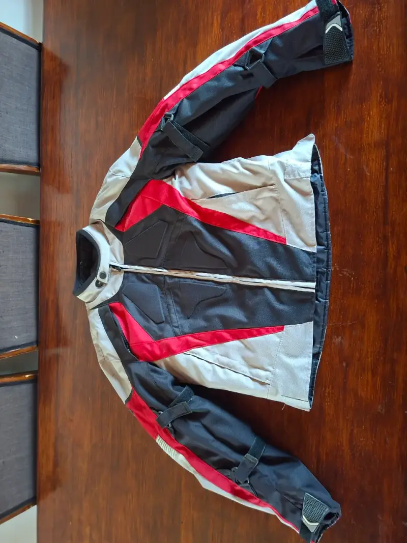 Chaqueta de Moto Negra y Roja - 1